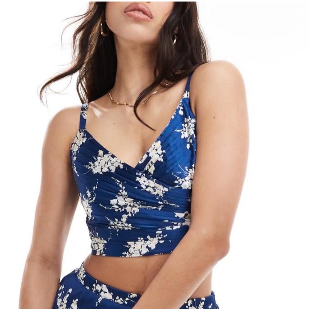 Abercrombie & Fitch Blue Floral Crop Top